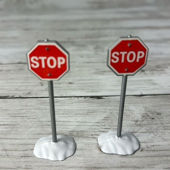 DEPARTMENT 56 STOP SIGNS set of 2 Christmas Village accessories - Picture 1 of 2